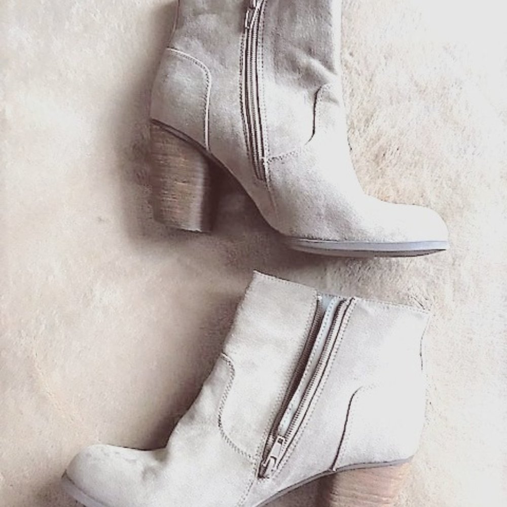 MADDEN beige fringe bootie 8.5